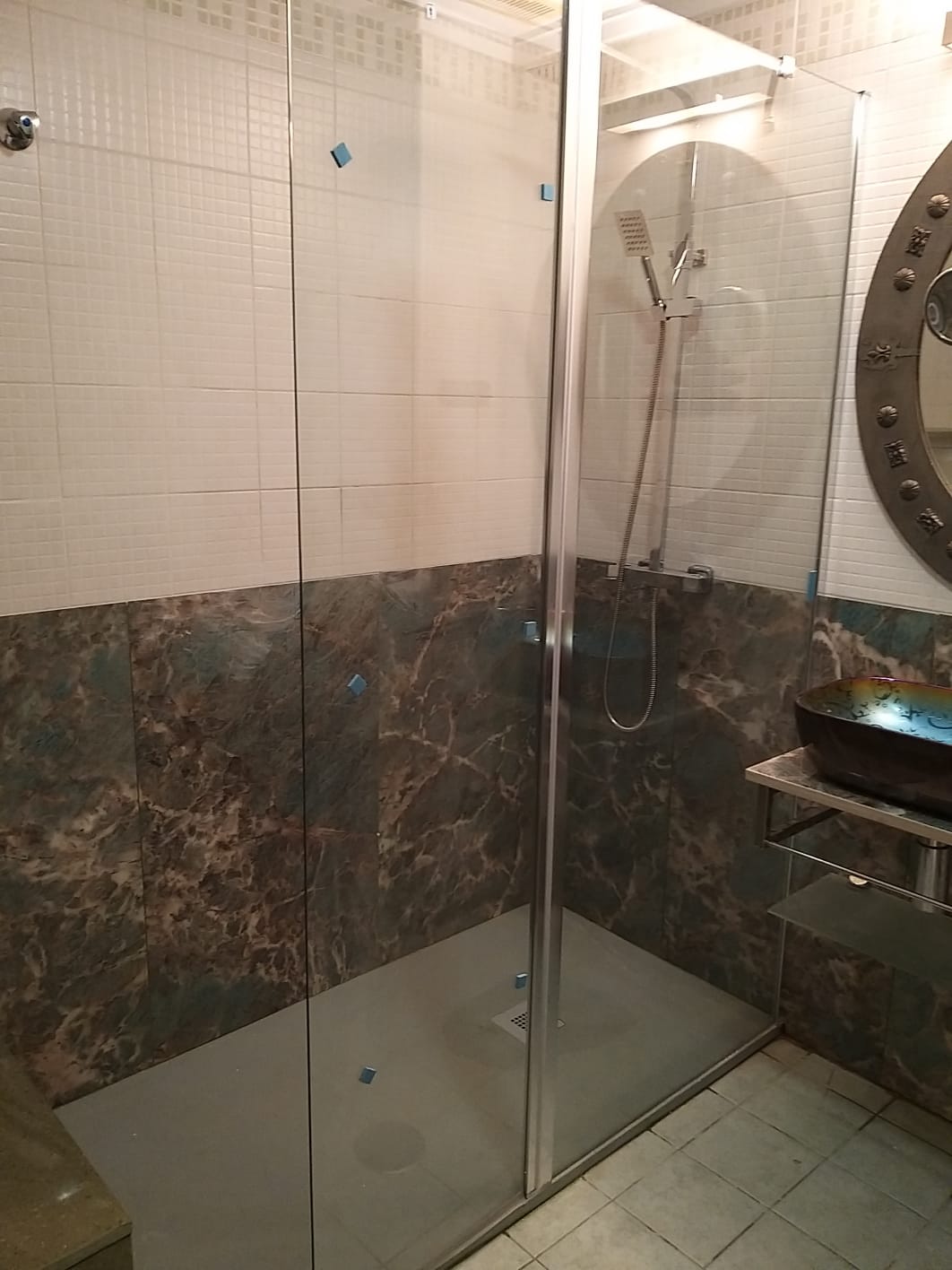 Установка душевых кабин Торревьеха